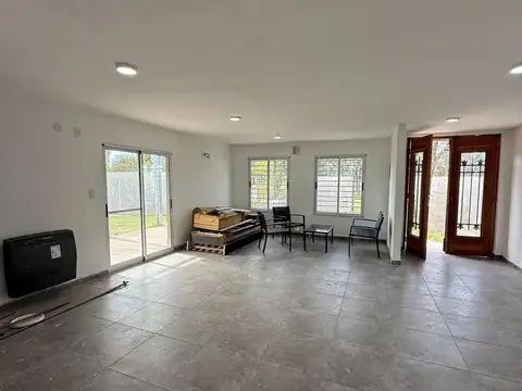 Casa 5 ambientes con 4 baños