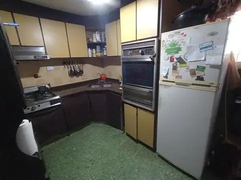 Depto Tipo Casa 4 ambientes con 2 baños