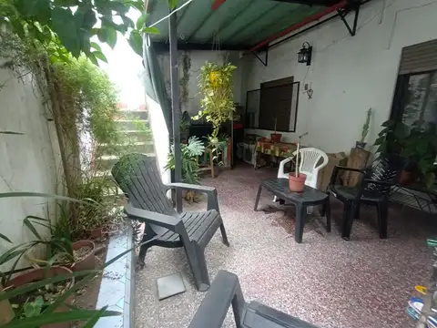 VENTA CASA 4 AMB 2 BAÑOS PATIO TERRAZA CASEROS