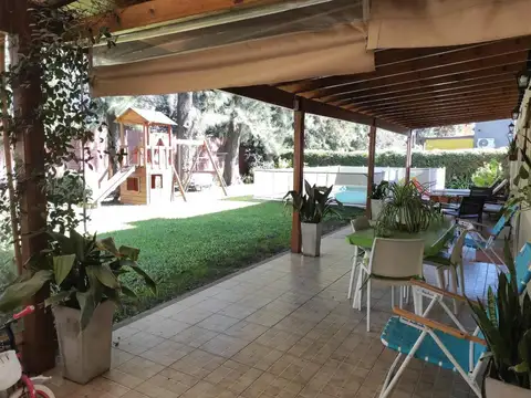 Casa 4 ambientes con 4 baños