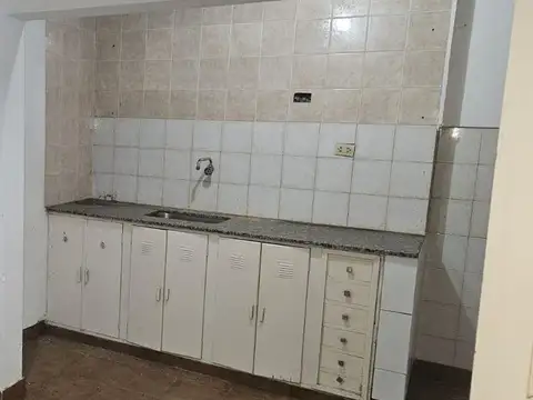 VENTA CASA INTERNA UNICA 1 DORMITORIO. NO PH 