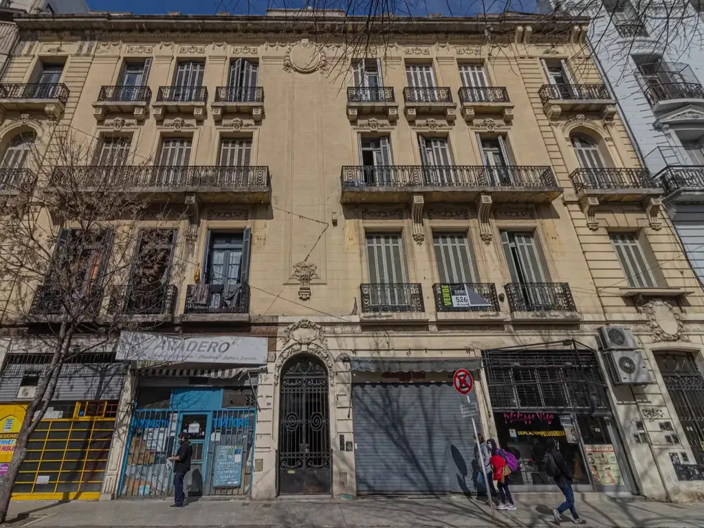 Tte. Gral. Juan Domingo Peron 1900, Piso 3