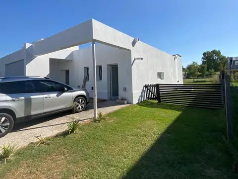 Casa en Venta en El Canton - Norte, USD 220.000
