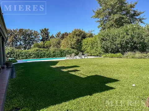 Casa en venta en barrio Laguna Del Sol