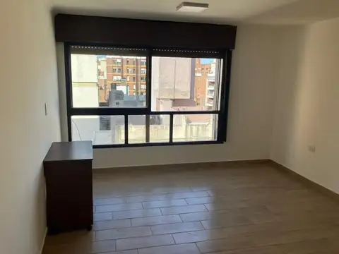 Monoambiente... Super luminoso y recién restaurado a nuevo 