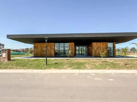 Av. San Martin 3800, Piso 0