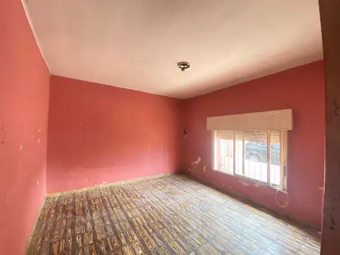 Casa a refaccionar en venta en el barrio el quinto