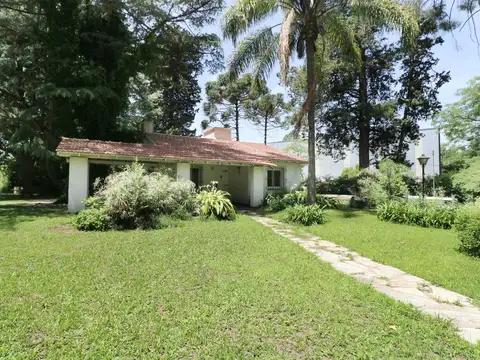 VENTA CASAQUINTA - MORENO - PARQUE - PISCINA - QUINCHO - PARRILLA - PERMUTA - OPORTUNIDAD!