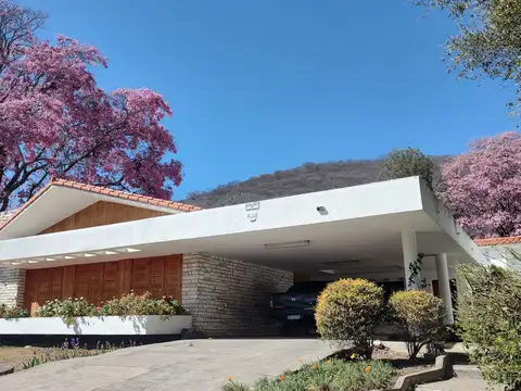 Casa en venta en Barrio Tres Cerritos