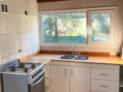 Casa en Alquiler con 1 cochera
