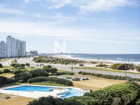 Vende apartamento de 2 dormitorios con vista al mar en Estrella de Mar , Punta del Este