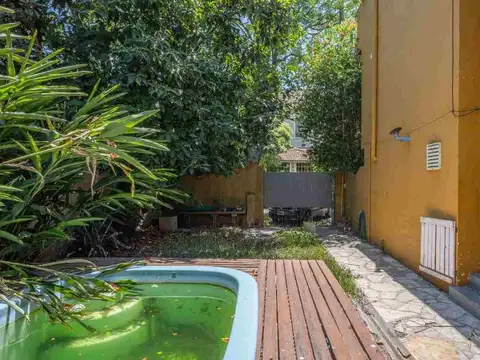 Casa 8 ambientes con 3 baños