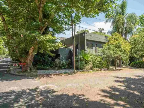 VENTA ESQUINA LOCAL COMERCIAL Y VIVIENDAS