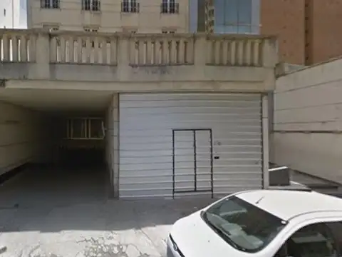 Venta Cochera privada a metros Plaza de la Intendencia