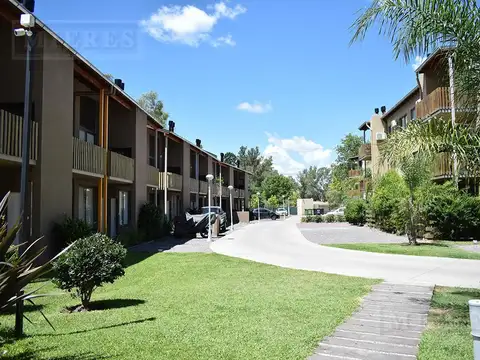 Departamento de tres ambientes en venta en Verdi 57