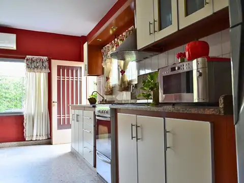 CASA 4 AMB. VENTA, SAN ANDRÉS, LOTE PROPIO, JARDIN