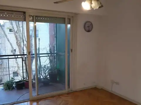 Venta 4 Ambientes Frente Balcón Cochera Palermo Hollywood