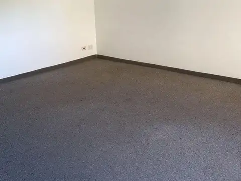 Oficina en Alquiler en Pilar, USD 900
