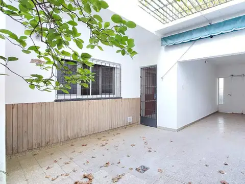 Casa 6 ambientes con 1 baño