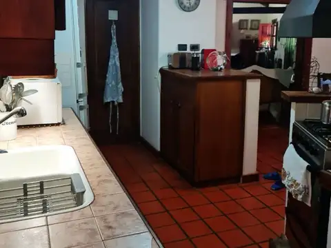 Casa 6 ambientes con 3 baños
