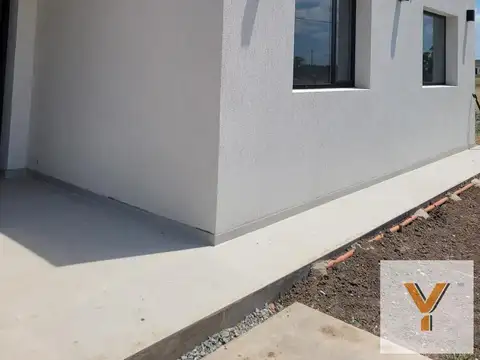 Casa en venta - 3 Dormitorios 3 Baños - Esteban Echeverría