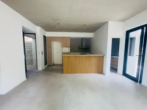 Casa 3 ambientes con 1 baño