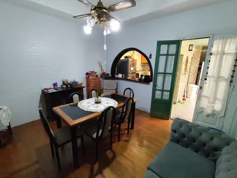 Casa 5 ambientes con 2 baños