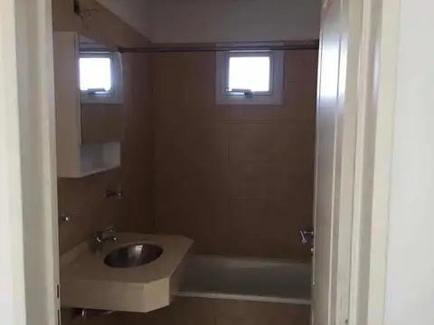 José María Ezeiza y Avenida Conquista del Desierto