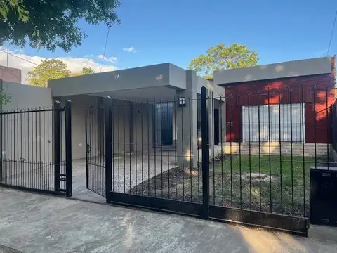 Casa en venta en San Antonio de Padua Sur. Muy buen estado.