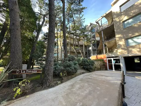 Ezequiel Paz 100, Piso 21