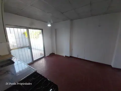 Depto Tipo Casa en Alquiler en Lomas de Zamora, $ 650.000
