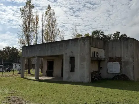 Casa 5 ambientes con 2 baños