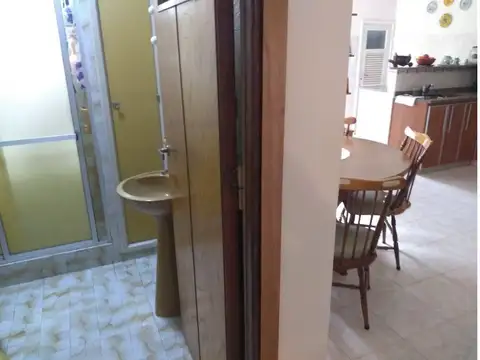 Venta Chalet - 5 ambientes - Paso 2600