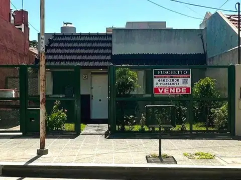 VENTA CASA DE 3 AMBIENTES EN CIUDAD  MADERO VILLA MADERO