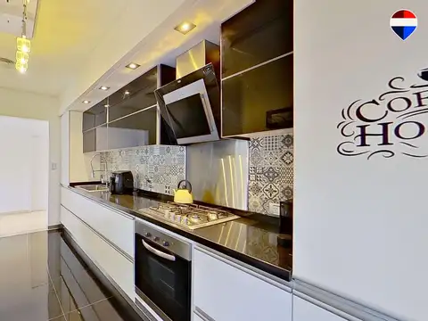 Casa en Venta con 4 cocheras