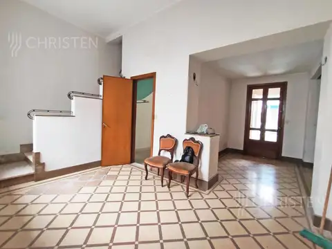 La Rioja al 2700 Casa de 3 habitaciones patio pileta y salón