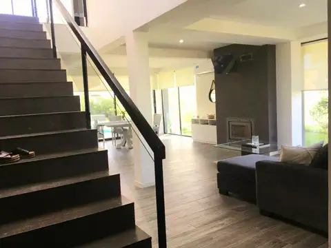 Casa en Venta en Countries y Barrios Cerrados en Pilar, USD 350.000