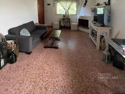 Casa 3 ambientes con 1 baño