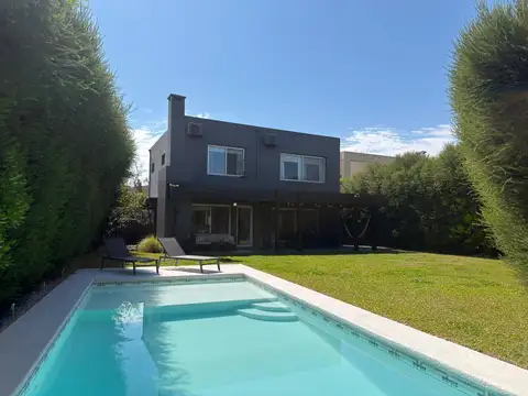 Casa en Venta de 4 dormitorios