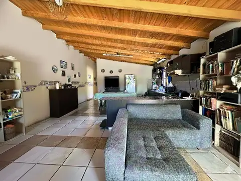 VENTA/ PERMUTA - Casa de 3 dormitorios, con jardin pileta y cochera. Barrio Tango, Fisherton Rosario