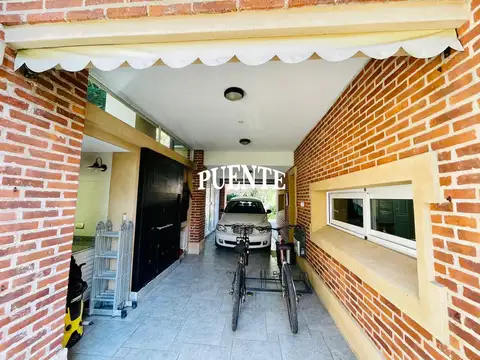 Casa en Venta con 6 cocheras