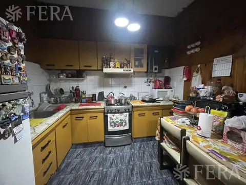 Venta PH 2 ambientes con cochera en Lanús