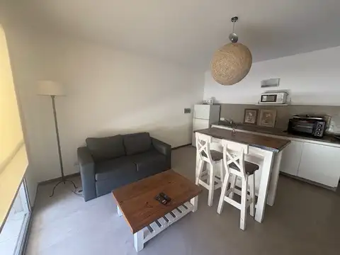 Lorenzo Lopez 1000, Piso PB