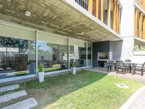 VENTA DEPTO. EN PUNTA CHICA 5 AMB. CON COCHERA