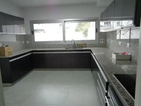 Departamento en Alquiler de 4 ambientes