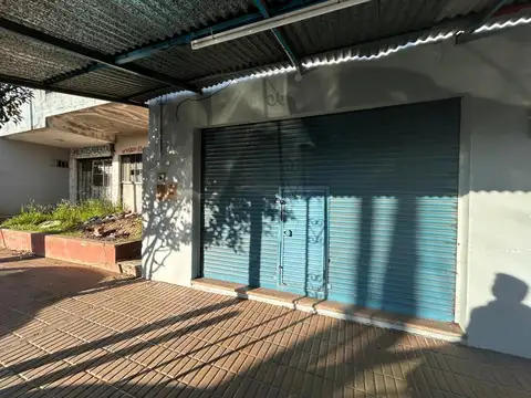 Local en Alquiler en Berazategui, $ 500.000