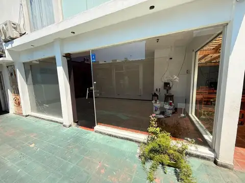 LOCAL EN CENTRO COMERCIAL DE ITUZAINGO NORTE