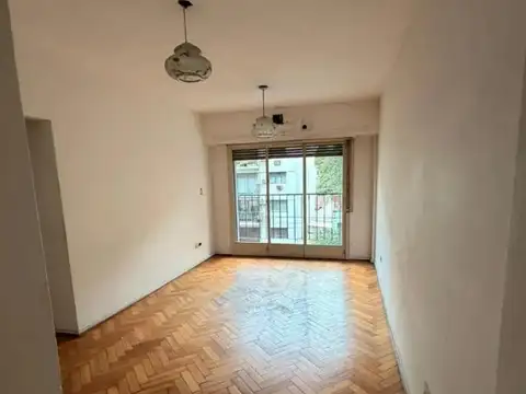 venta departamento 3 amb al freente  a refaccionar /flores