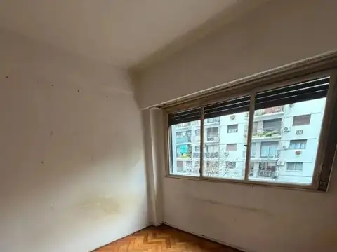 venta departamento 3 amb al freente  a refaccionar /flores