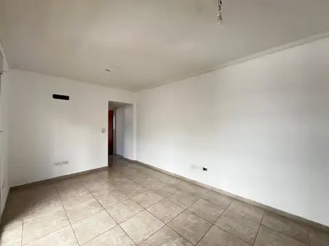 Departamento en Alquiler en Villa Ballester, $ 650.000